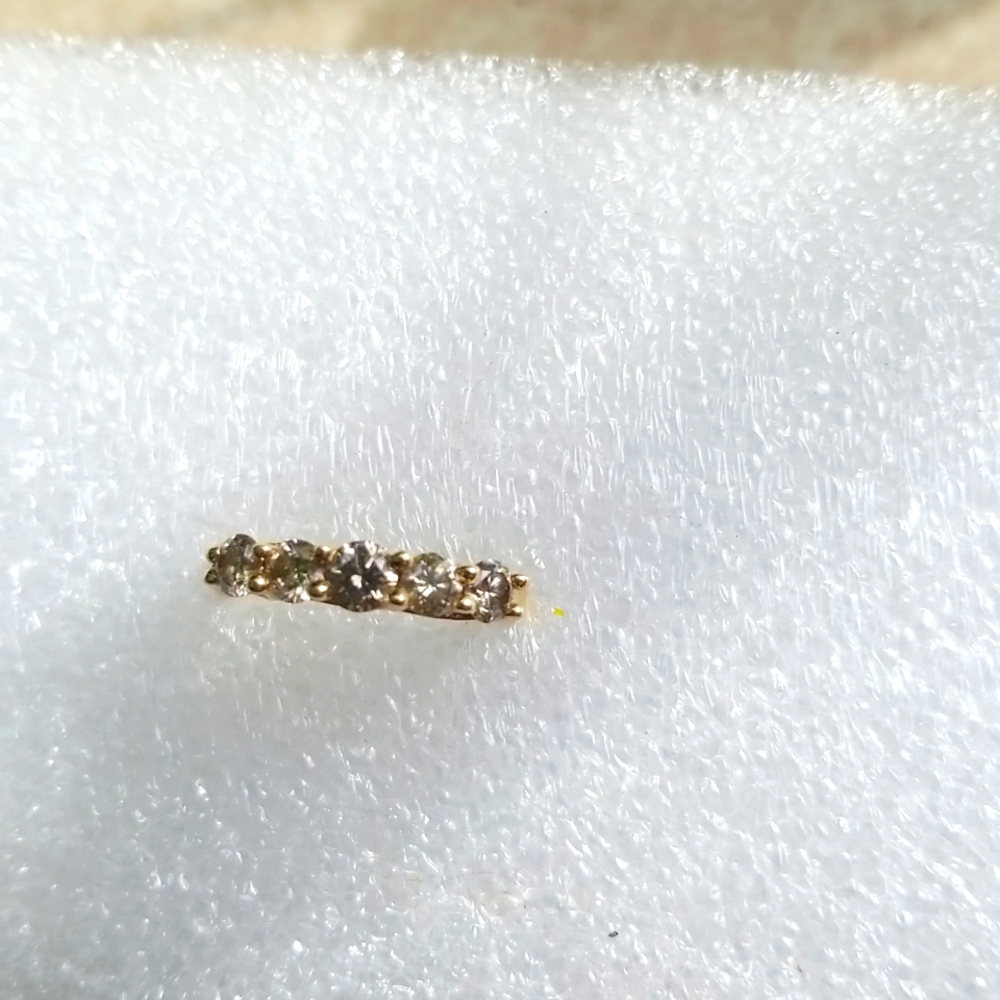 Diamond & gold ring